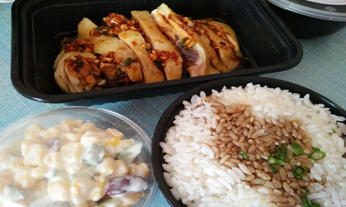 你的饭盒真的安全吗? 检测仪器来把关