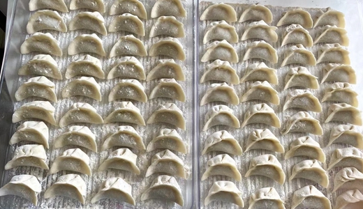 一小時(shí)生產(chǎn)上萬(wàn)個(gè)！餃子生產(chǎn)線提質(zhì)擴(kuò)產(chǎn)能